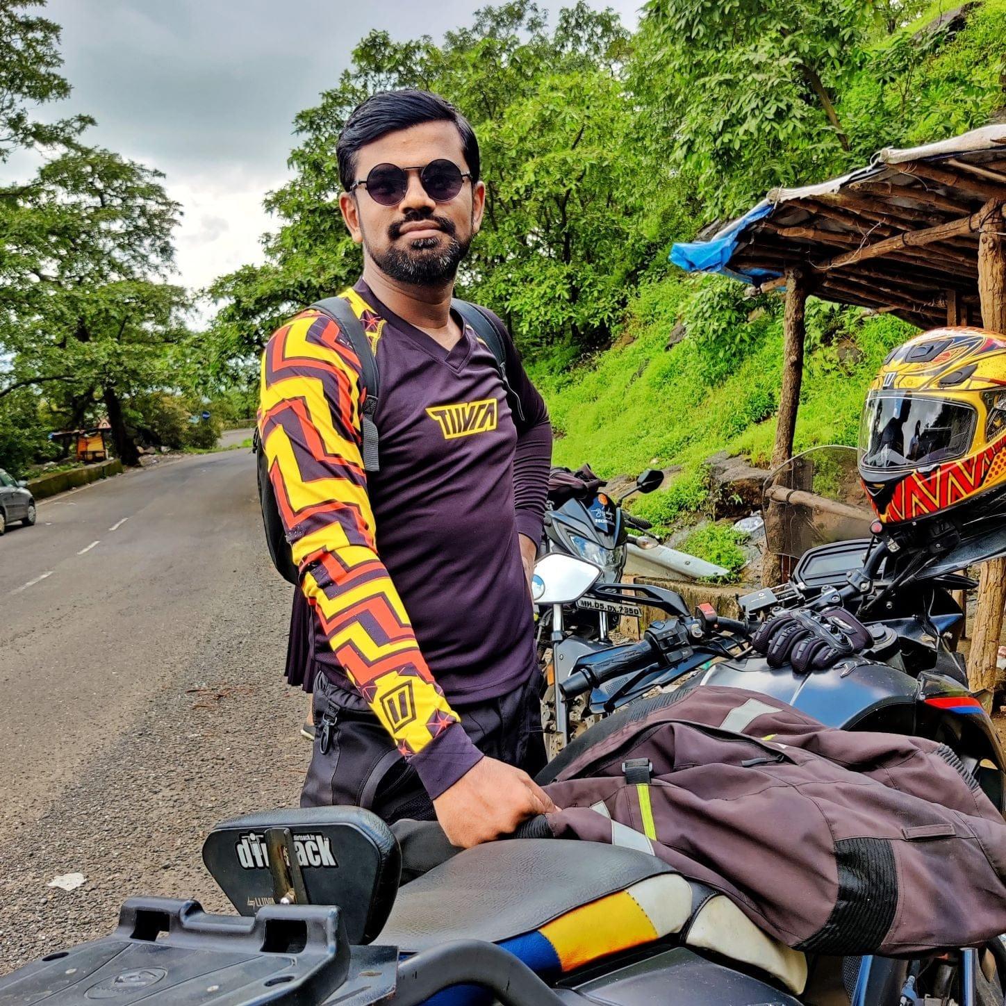 Buzzy Riding Jersey